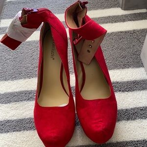 Brand new platform heels